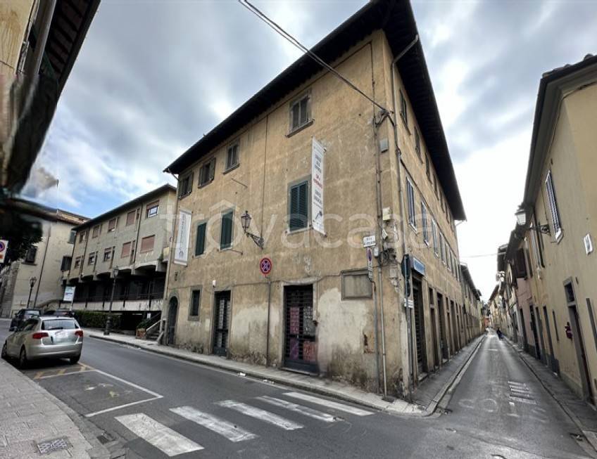 negozio in vendita a Prato