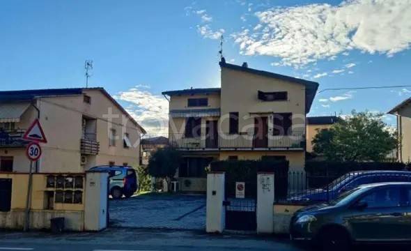 appartamento in vendita a Prato in zona Fontanelle