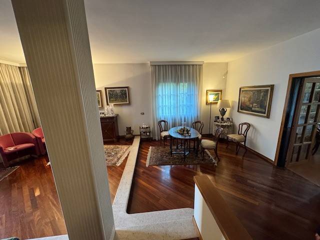 casa indipendente in vendita a Prato in zona Carteano