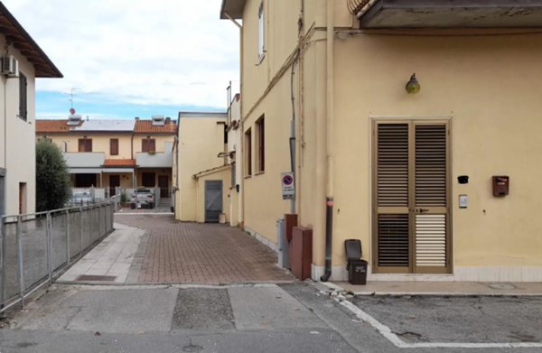 capannone in vendita a Prato