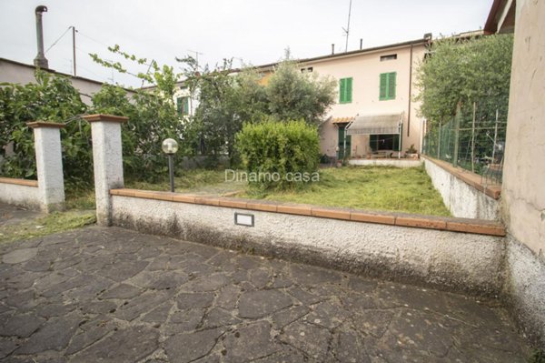 casa indipendente in vendita a Prato in zona Galceti