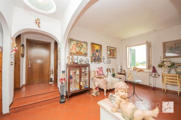 casa indipendente in vendita a Prato