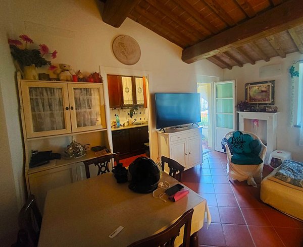 casa indipendente in vendita a Prato in zona Fontanelle