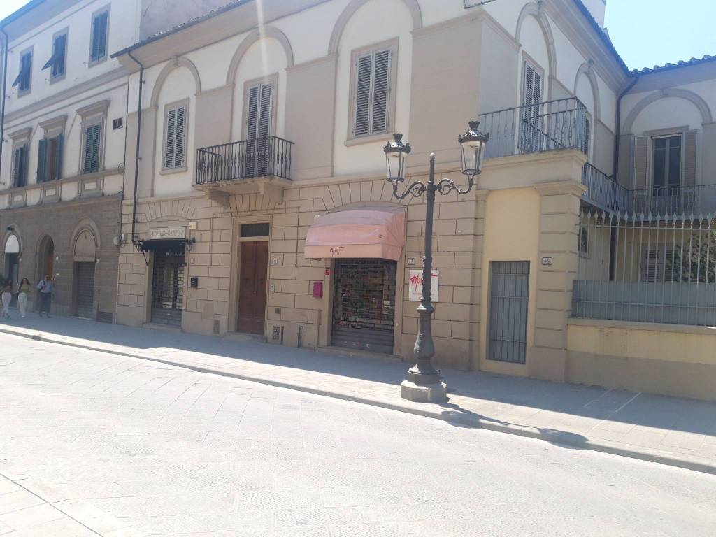 casa indipendente in vendita a Prato