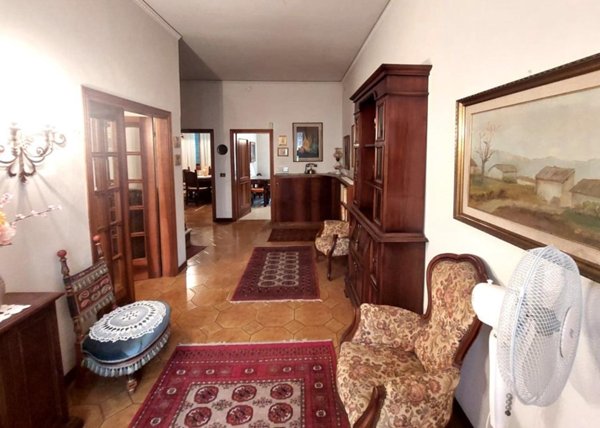casa indipendente in vendita a Prato