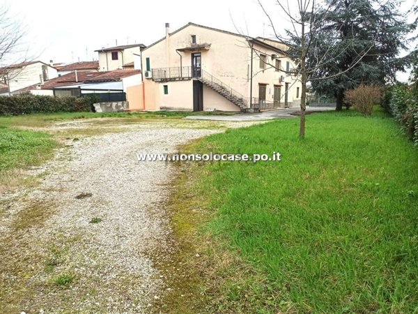 casa indipendente in vendita a Prato in zona Tavola