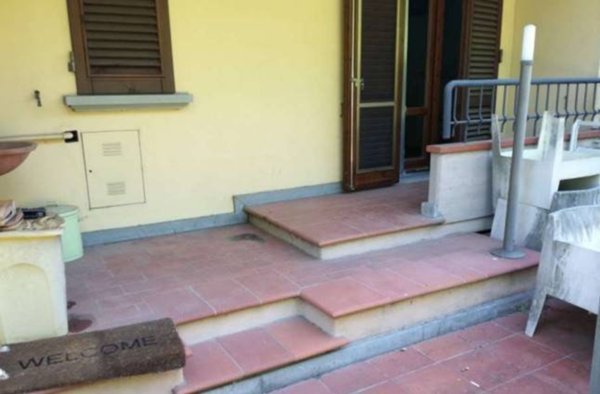 casa indipendente in vendita a Prato