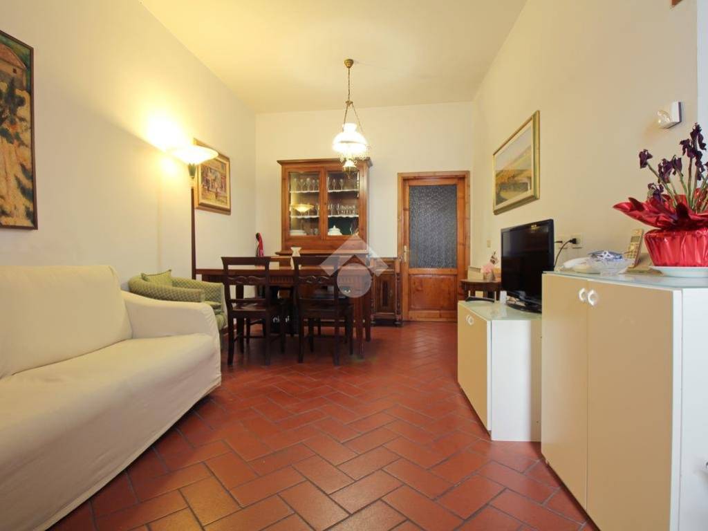 casa indipendente in vendita a Prato in zona Paperino