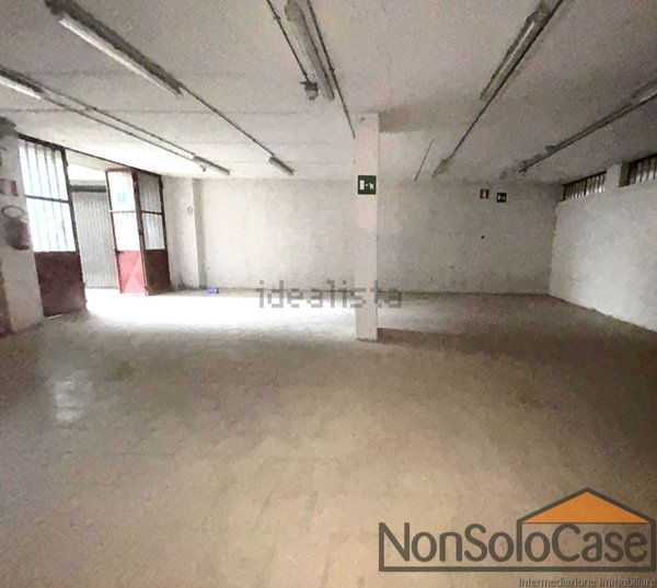 locale di sgombero in vendita a Prato