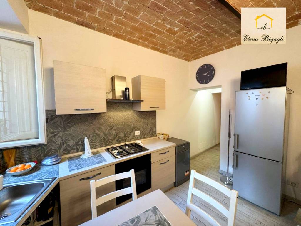 casa indipendente in vendita a Prato in zona Figline