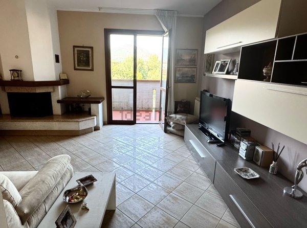 appartamento in vendita a Prato in zona Viaccia
