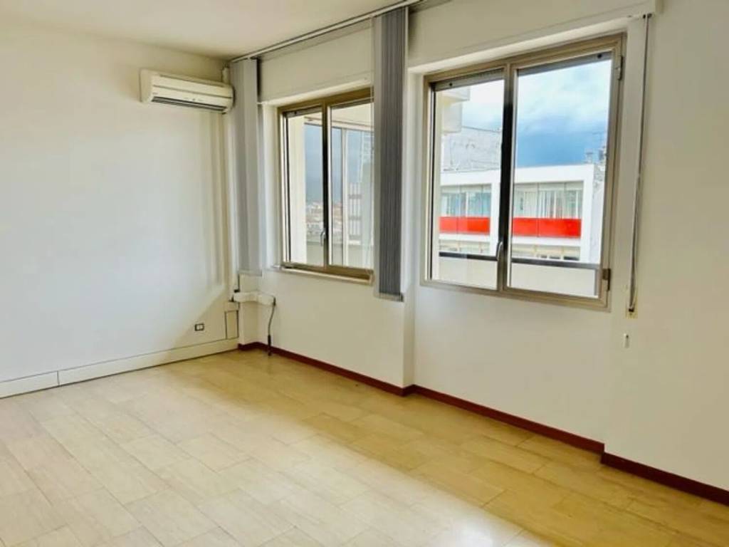 ufficio in vendita a Prato