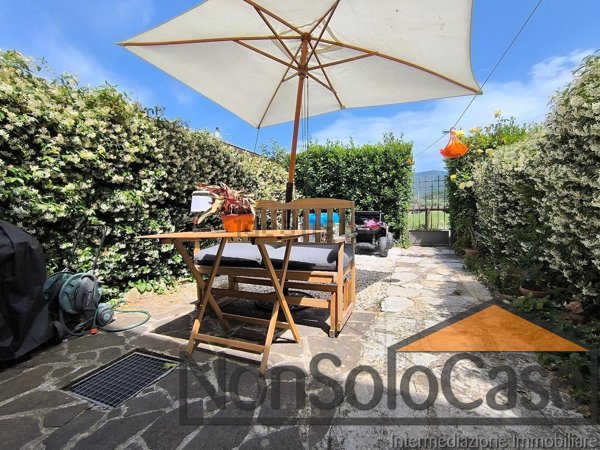 casa indipendente in vendita a Prato