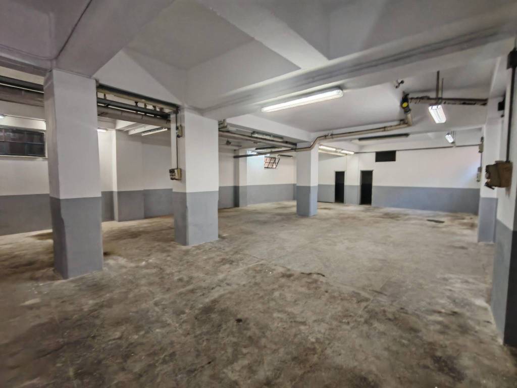 negozio in vendita a Prato