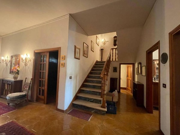 casa indipendente in vendita a Prato