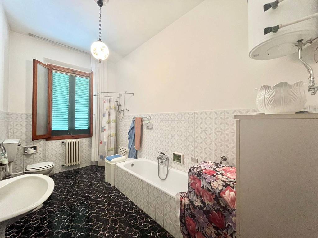 casa indipendente in vendita a Prato in zona Fontanelle