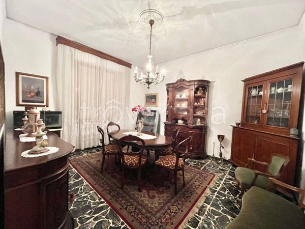 casa indipendente in vendita a Prato in zona Fontanelle