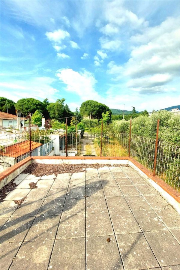 casa indipendente in vendita a Prato in zona Galceti