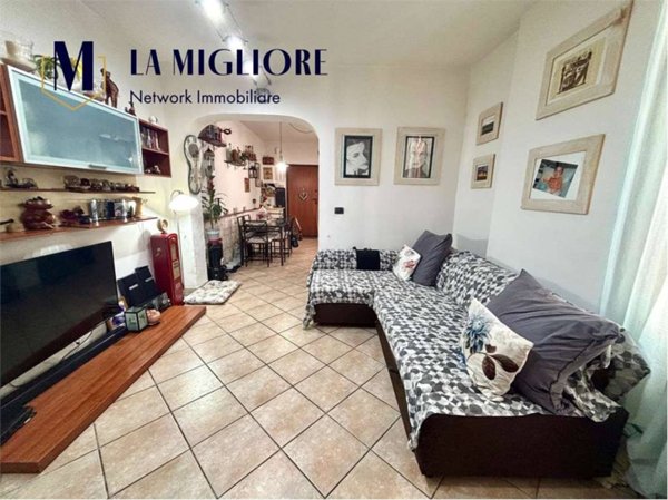 casa indipendente in vendita a Prato in zona Iolo