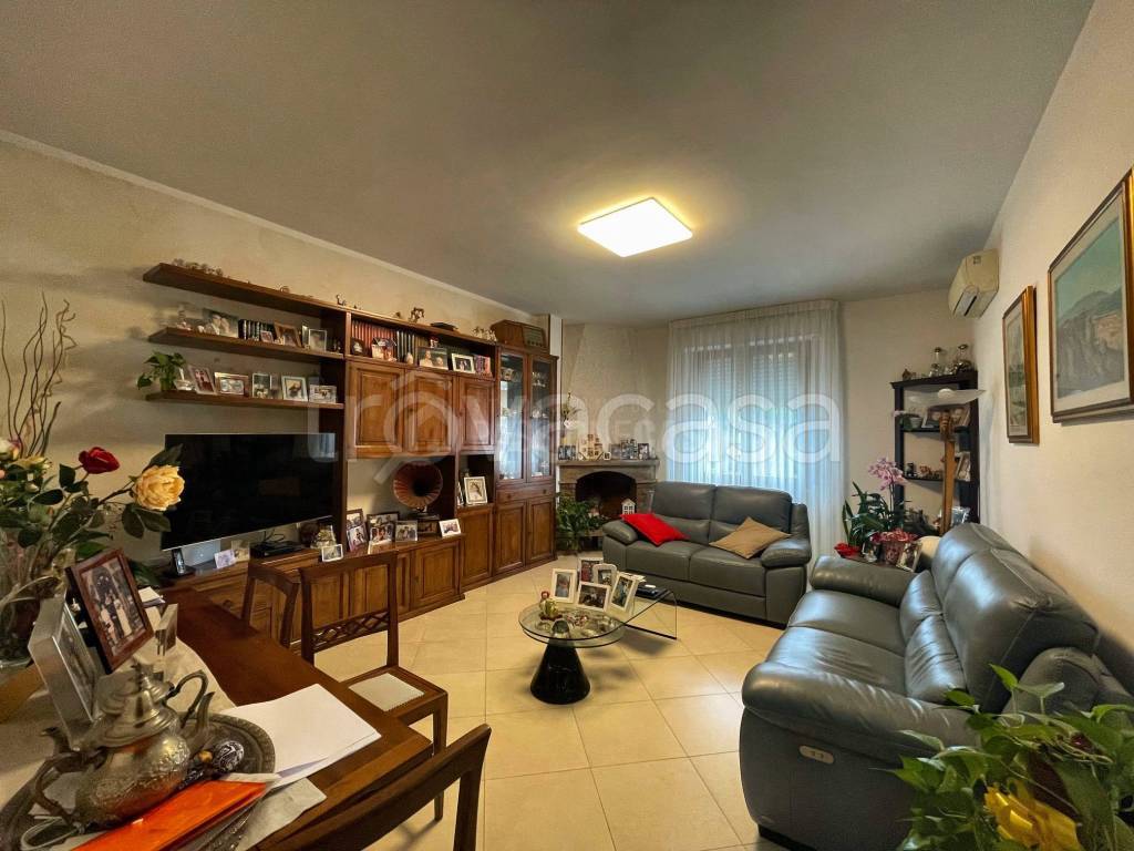 appartamento in vendita a Prato in zona Maliseti