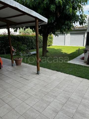 appartamento in vendita a Prato in zona Grignano
