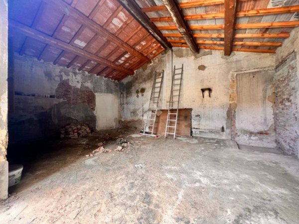 casa indipendente in vendita a Prato in zona Casale