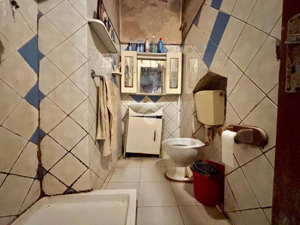 casa indipendente in vendita a Prato in zona Iolo