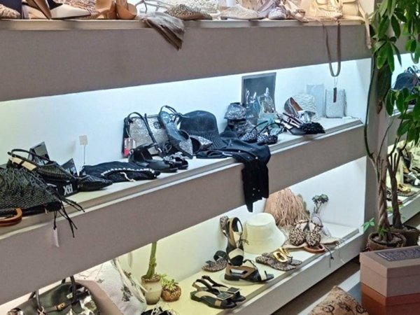 negozio in vendita a Prato