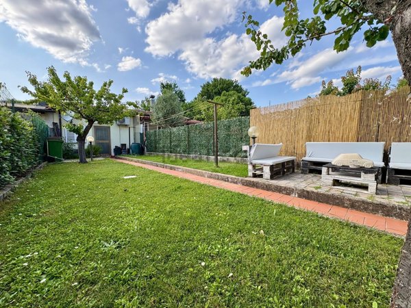 appartamento in vendita a Prato in zona Galciana