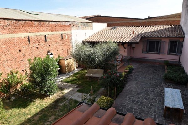 casa indipendente in vendita a Prato in zona Grignano