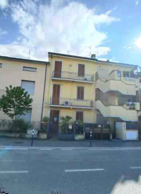 casa indipendente in vendita a Prato