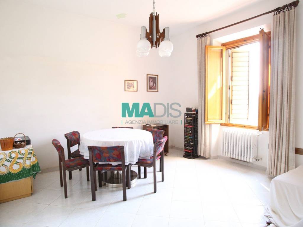 casa indipendente in vendita a Prato in zona Figline