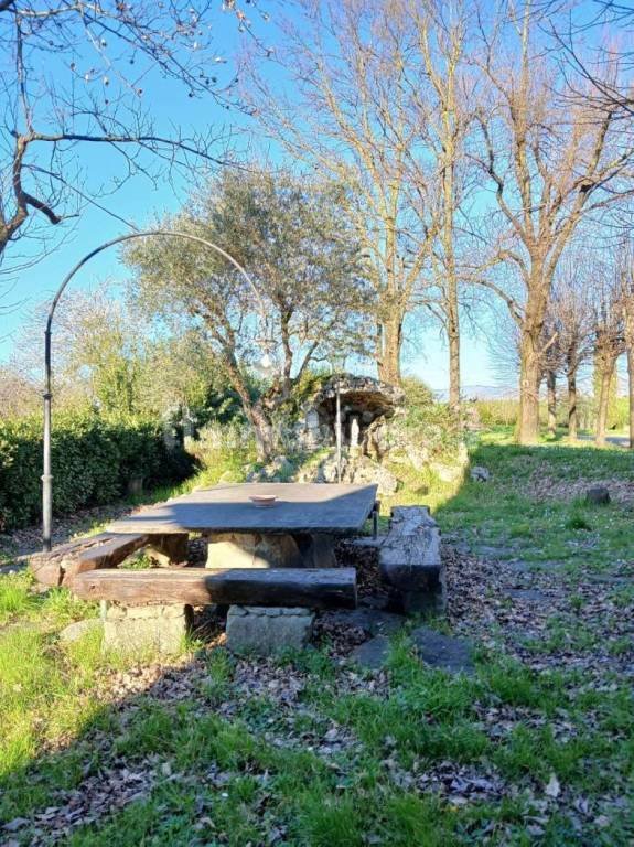 casa indipendente in vendita a Prato in zona Casale