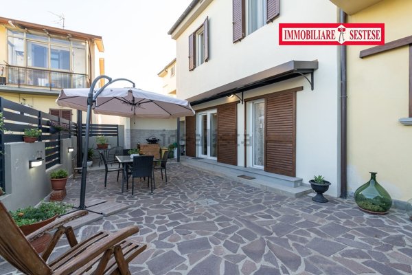 casa indipendente in vendita a Prato in zona San Giusto