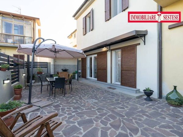 casa indipendente in vendita a Prato in zona San Giusto