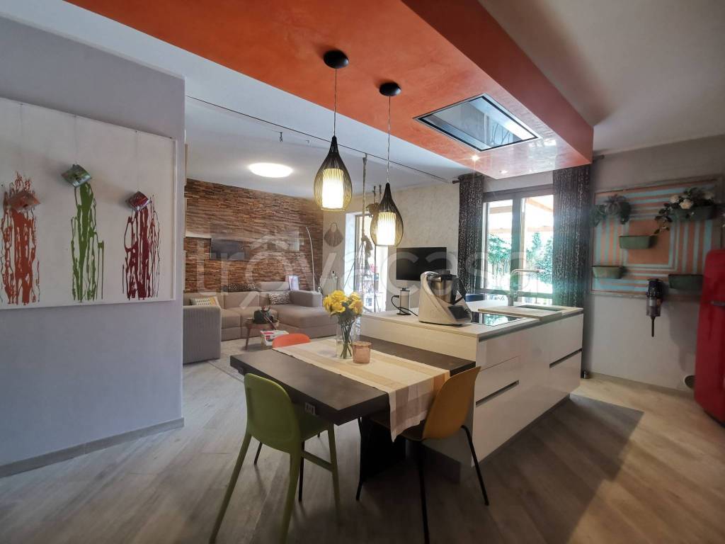 appartamento in vendita a Prato in zona Galciana