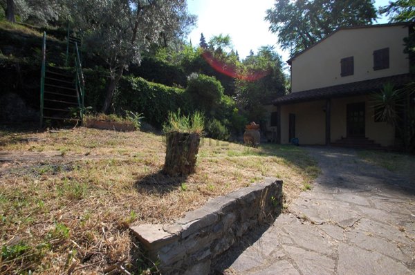 casa indipendente in vendita a Prato