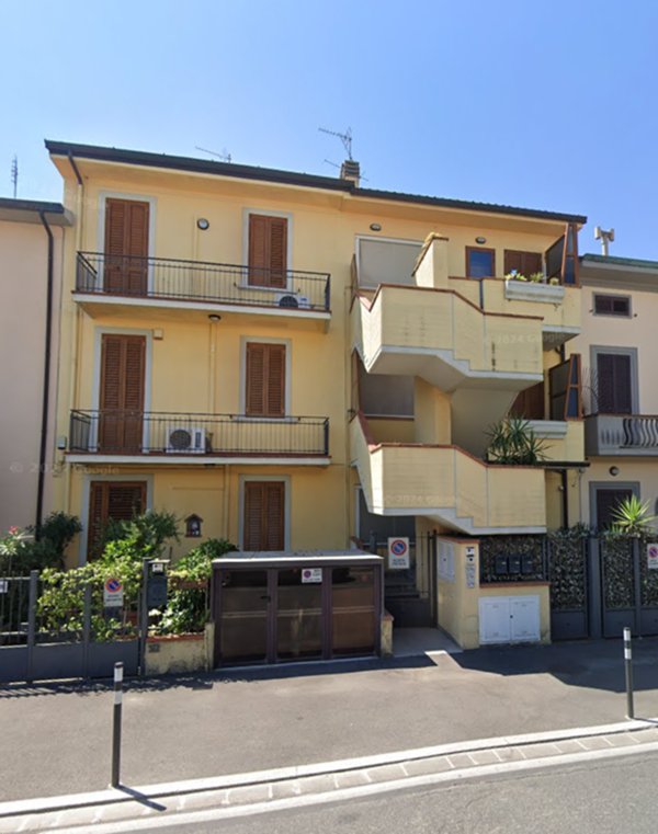 casa indipendente in vendita a Prato