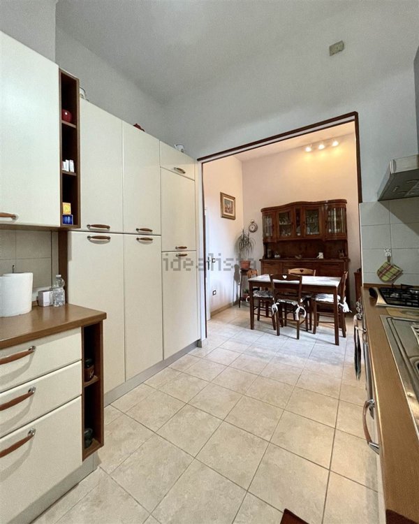 casa indipendente in vendita a Prato