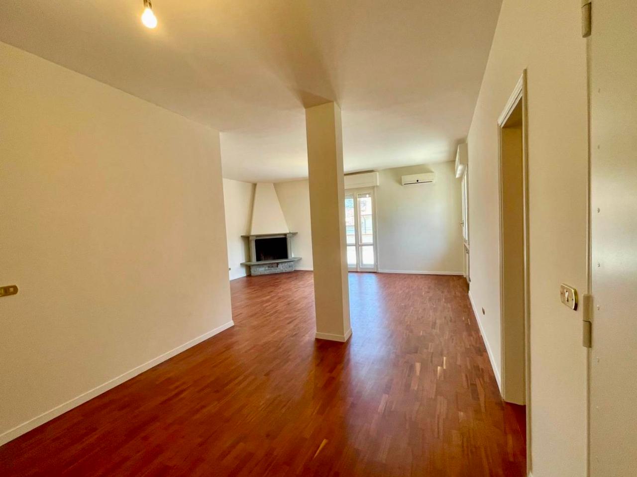 appartamento in vendita a Prato in zona Santa Lucia