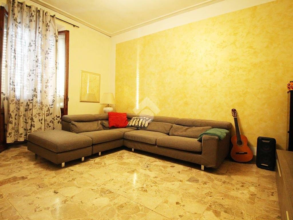 casa indipendente in vendita a Prato in zona Grignano