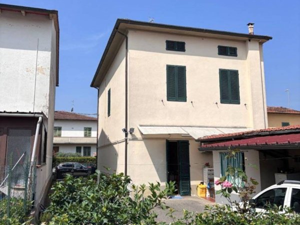 casa indipendente in vendita a Prato in zona Galciana