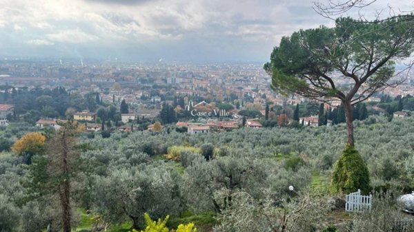 casa indipendente in vendita a Prato in zona Canneto