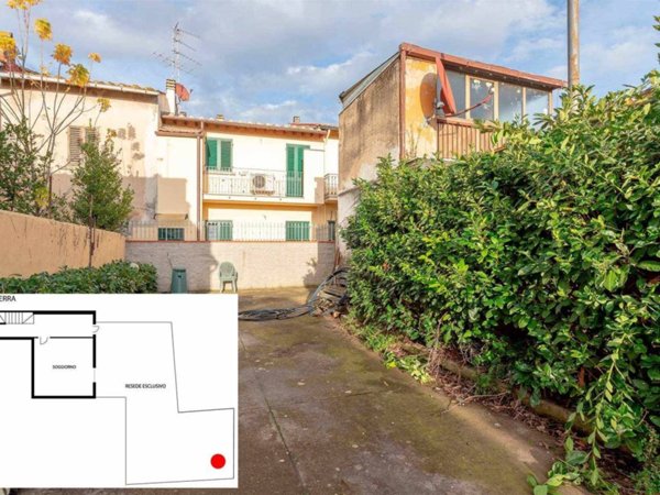 casa indipendente in vendita a Prato in zona Paperino