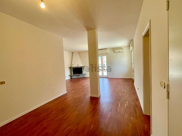 appartamento in vendita a Prato in zona Santa Lucia