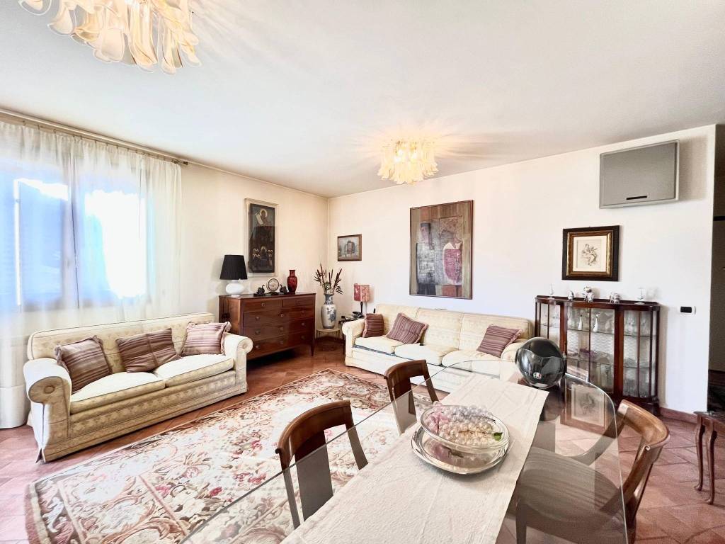 appartamento in vendita a Prato in zona Galciana