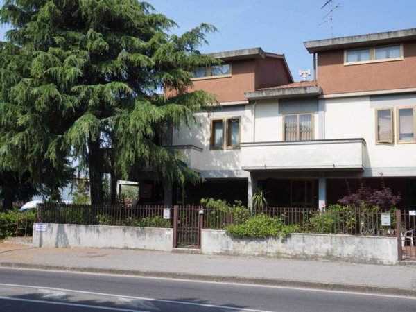 casa indipendente in vendita a Prato in zona Galceti