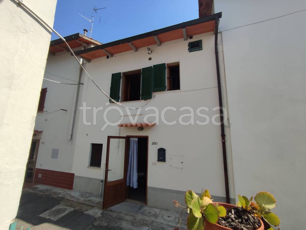 casa indipendente in vendita a Prato in zona Galciana