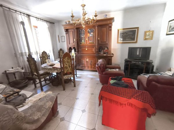 casa indipendente in vendita a Prato in zona Grignano