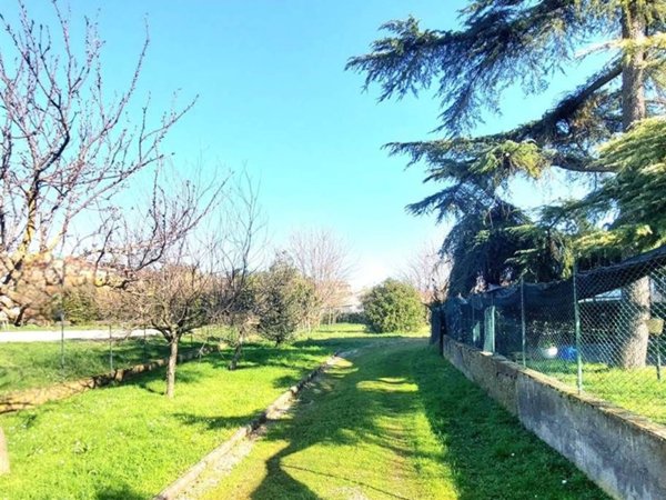 casa indipendente in vendita a Prato in zona Tavola